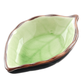 1pc Leaf Shaped Saucer; Handcraft Ceramic Small Plate; Ice Crack Glaze Seasoning Sauce Flavouring Plates; Tableware; Kitchen Supplies; 10.5*7*2.5cm / (Color: Green)